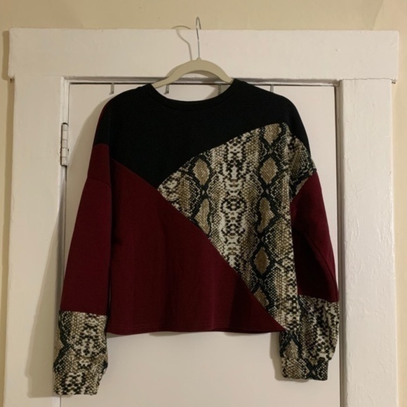 Maroon black and snakeskin Slightly cropped Top Small - Picture 2 of 6